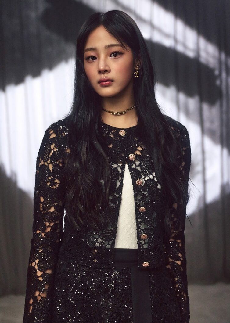뉴진스 민지, ‘샤넬’ 2024 SS 오뜨 꾸뛰르 컬렉션 쇼 참석 눈길