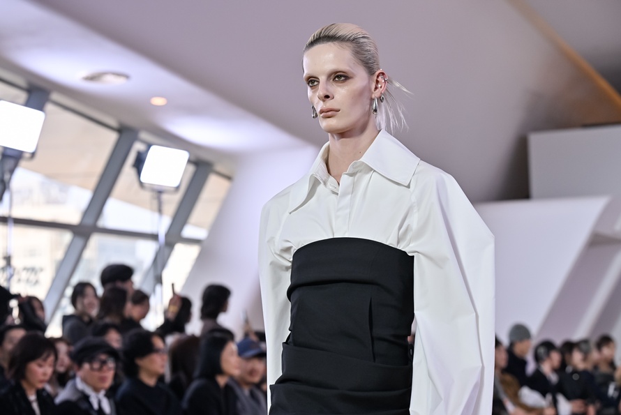 2026-fw-fashion-kode-daily-mirror-runway