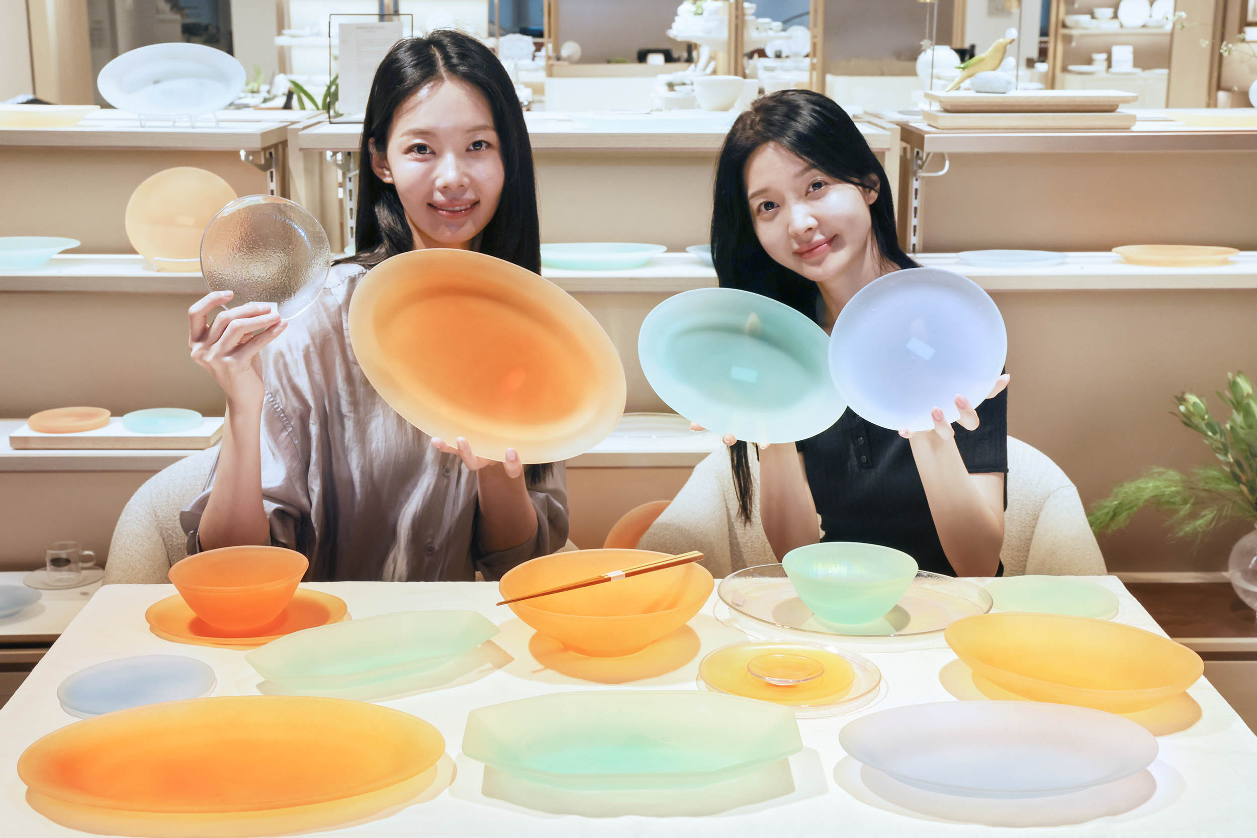 신세계백화점 강남점, TWL·오유글라스 협업 공예 팝업